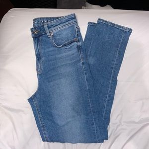American Eagle Light Washed Mom Jean